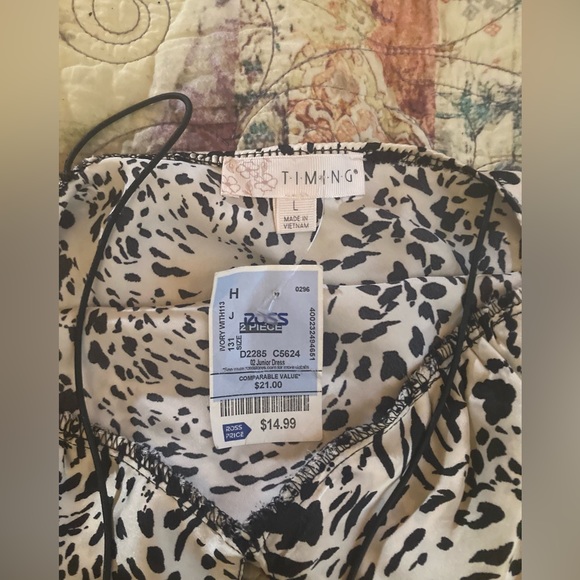 Leopard Print Crop Top Tank - Picture 3 of 3